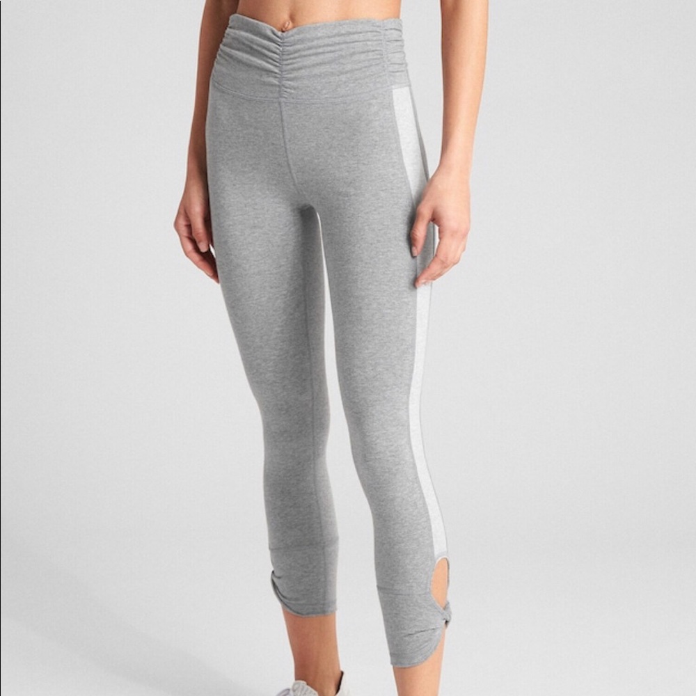 S Petite GFast High Rise 7/8 Ruched Leggings